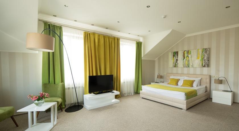 Otte Hotel Myrhorod Ngoại thất bức ảnh